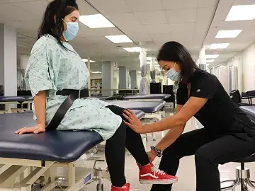 Tanya Iqbal, DPT '20 (right)